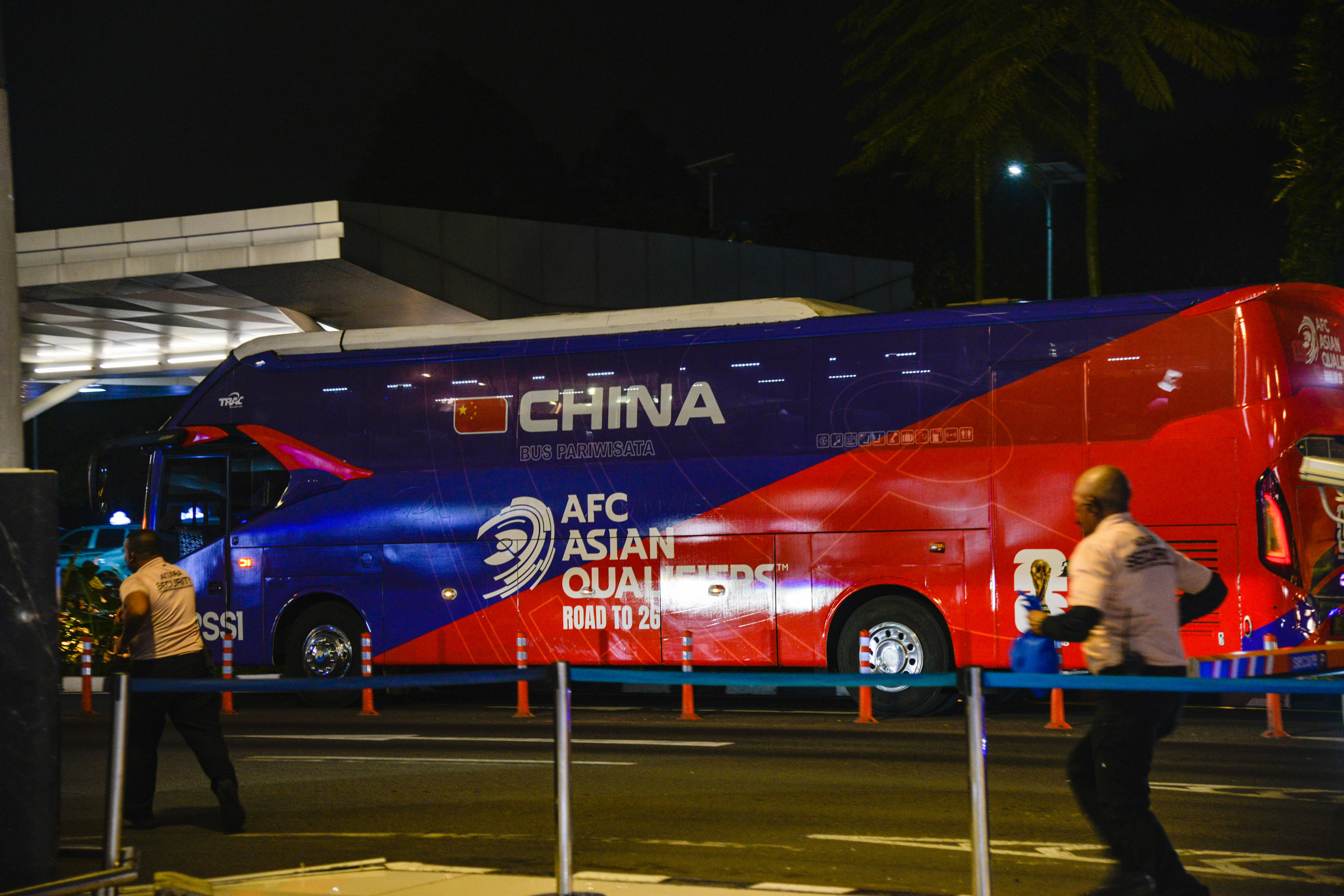 中國國家橄欖球隊對印度尼西亞的主要陣容基本上是最終確定的 王Yudong與張Yuning合作 通過了鳥的前中場球員