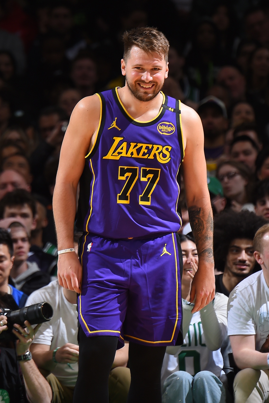 大錢！湖人可以在27年內(nèi)與Doncic簽約3.23億 如果您等待1年 則可以簽署4.18億次5年