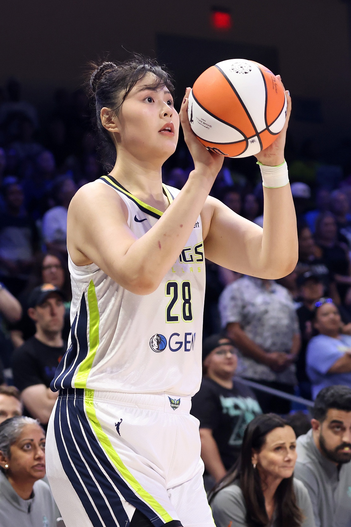 里程碑之夜！李Yueru成為中國(guó)女子籃球隊(duì)歷史上的第三名球員 在WNBA擁有20多個(gè)單打以上